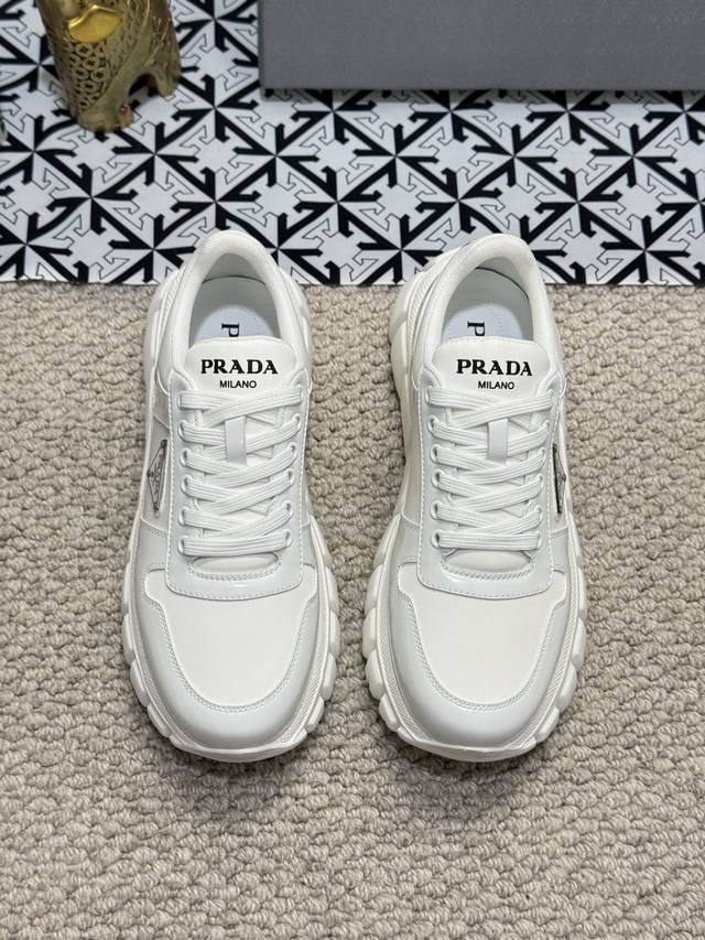 Prada* 高端品质c 普拉达p家 高品质原单精品！男士厚底系带休闲鞋，鞋身选用尼龙搭配牛皮拼接设计，网里牛皮垫脚~运动鞋设计简洁时尚，并饰以精致的细节，鞋身